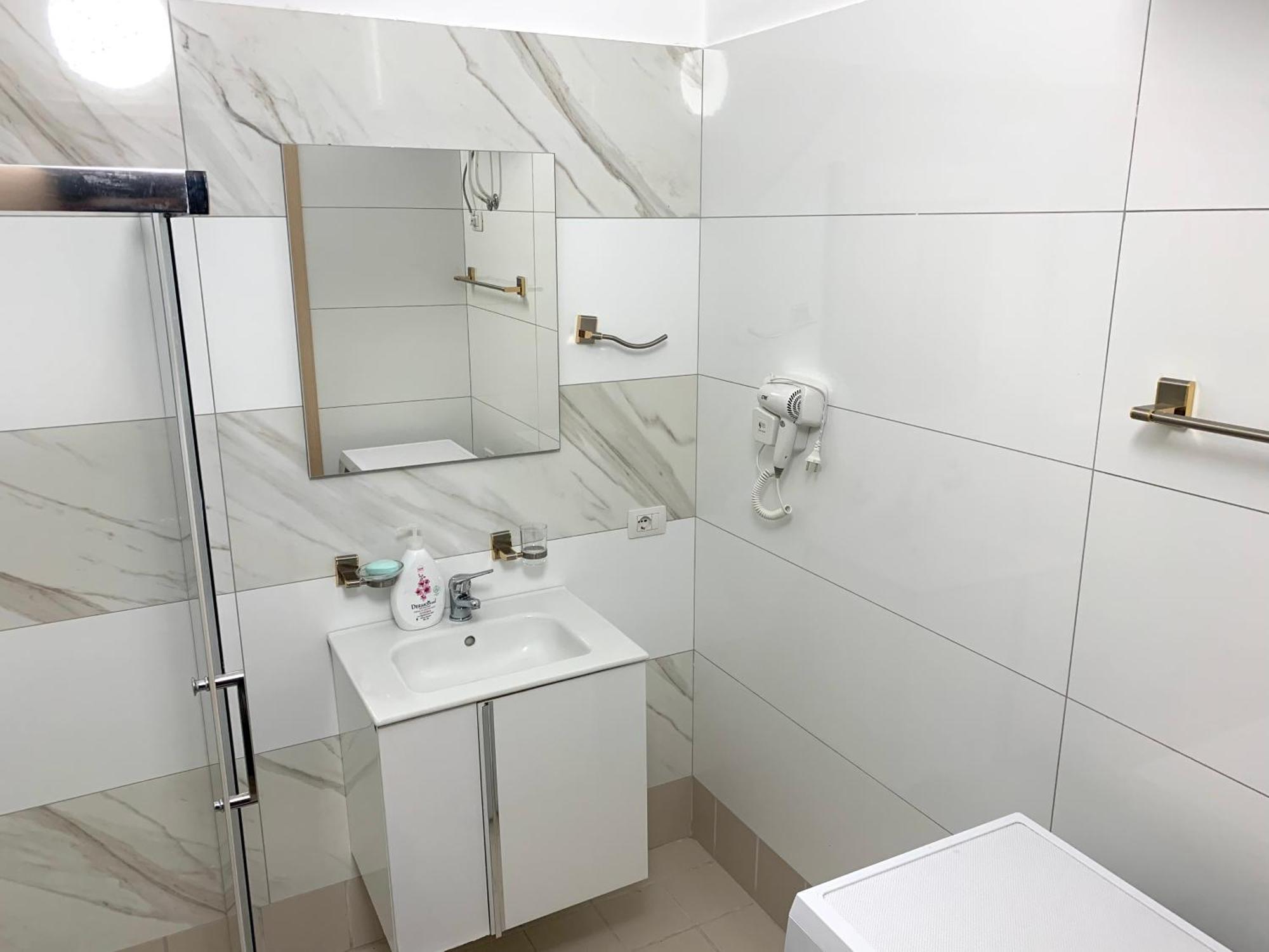 Fishta Q6 37 Velipojë