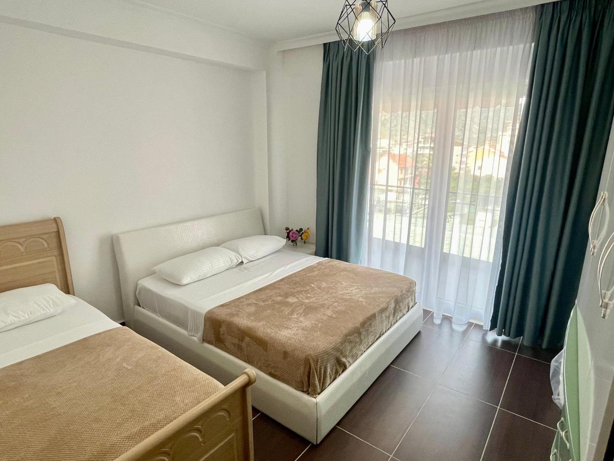 Appartement Fishta Q6 37 *